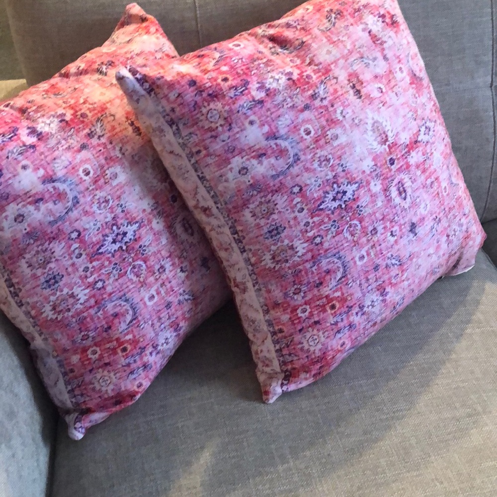 Throw pillows.